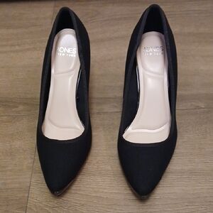 Jones New York Black Pointed Heels | Size 8